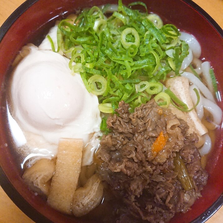 落としたまごの肉うどん